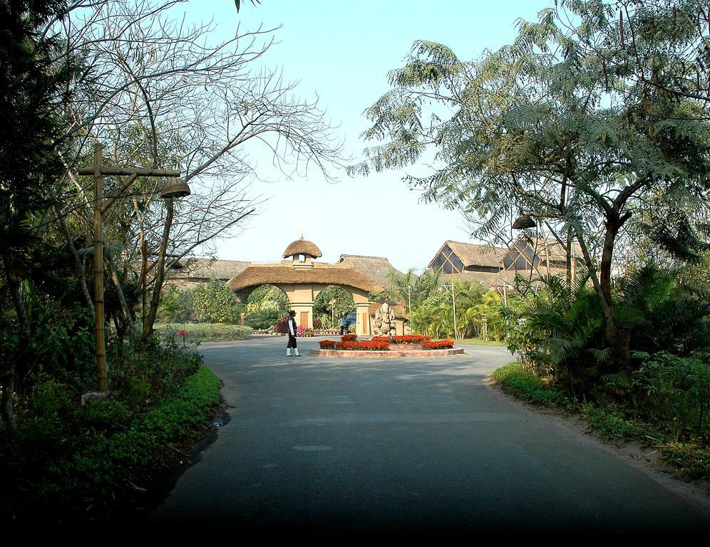 Vedic Village Spa Resort Kalküta Dış mekan fotoğraf